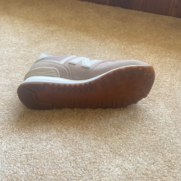 New Balance Rose/Grey Sneakers Classic Retro Style - Picture 7 of 10